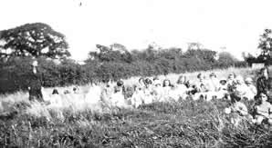 Methodist Sunday School excursion in 1925